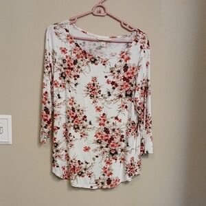 Women’s White Floral Scoop Neck Long Sleeve Top